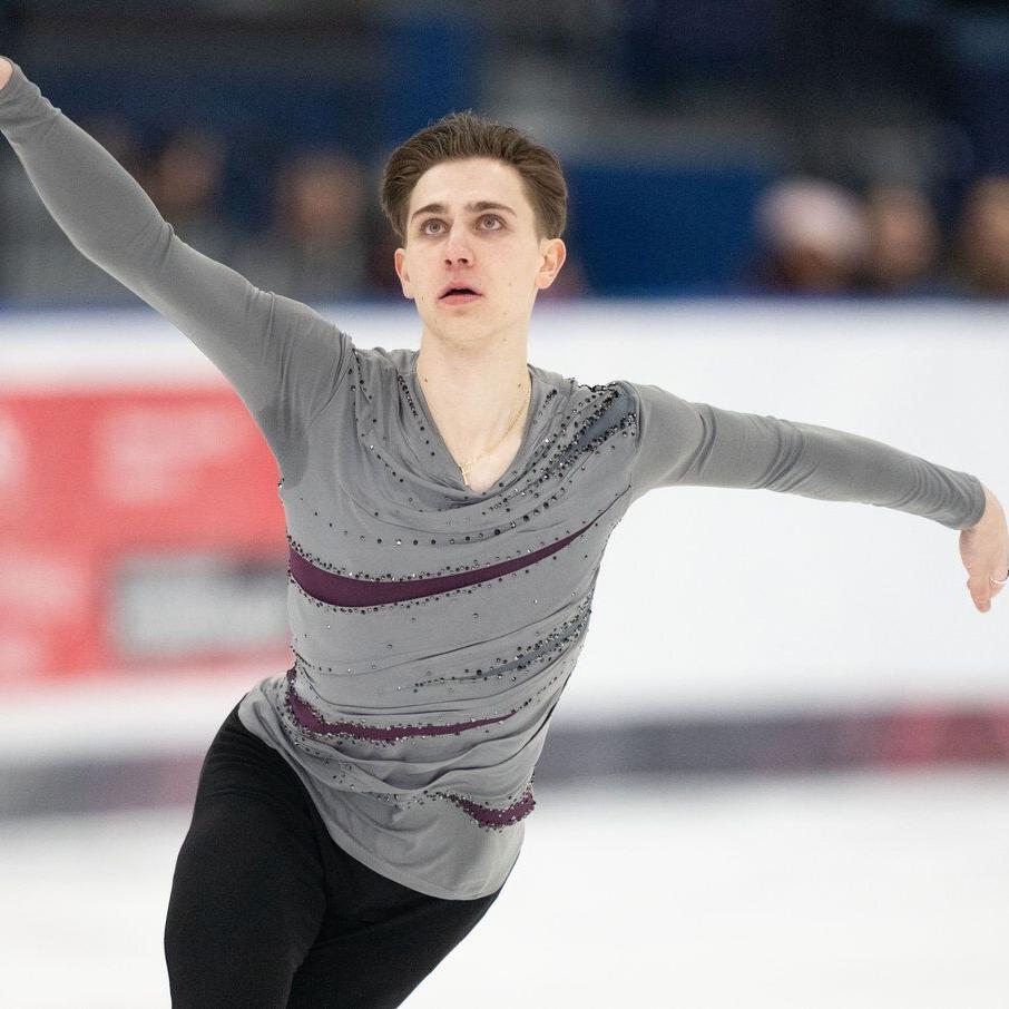 Sadovsky leads after short program at ºÚÁϳԹÏÍø figure skating championship
